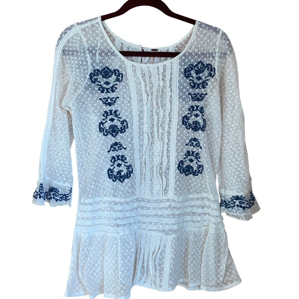 Free People Jocelyn ivory blue embroidered peplum lace tunic top size small
